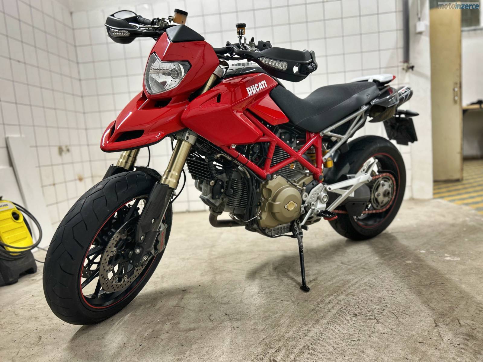 Ducati Hypermotard 1100 S