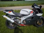 Klikněte pro detailní foto č. 11 - Aprilia RSV 1000 R