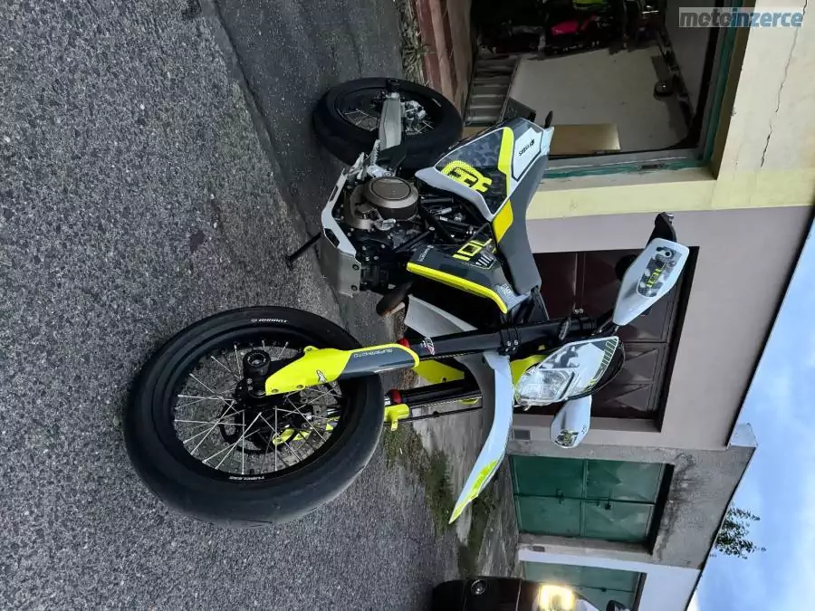 Husqvarna 701 Supermoto