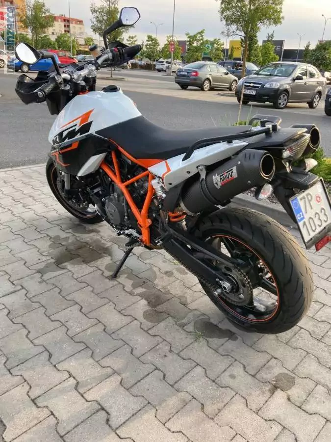 KTM 990 Supermoto R