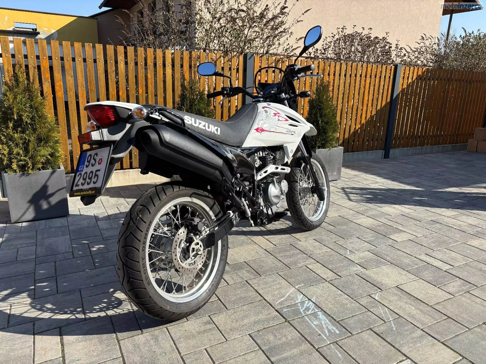 Suzuki DR 125 SM