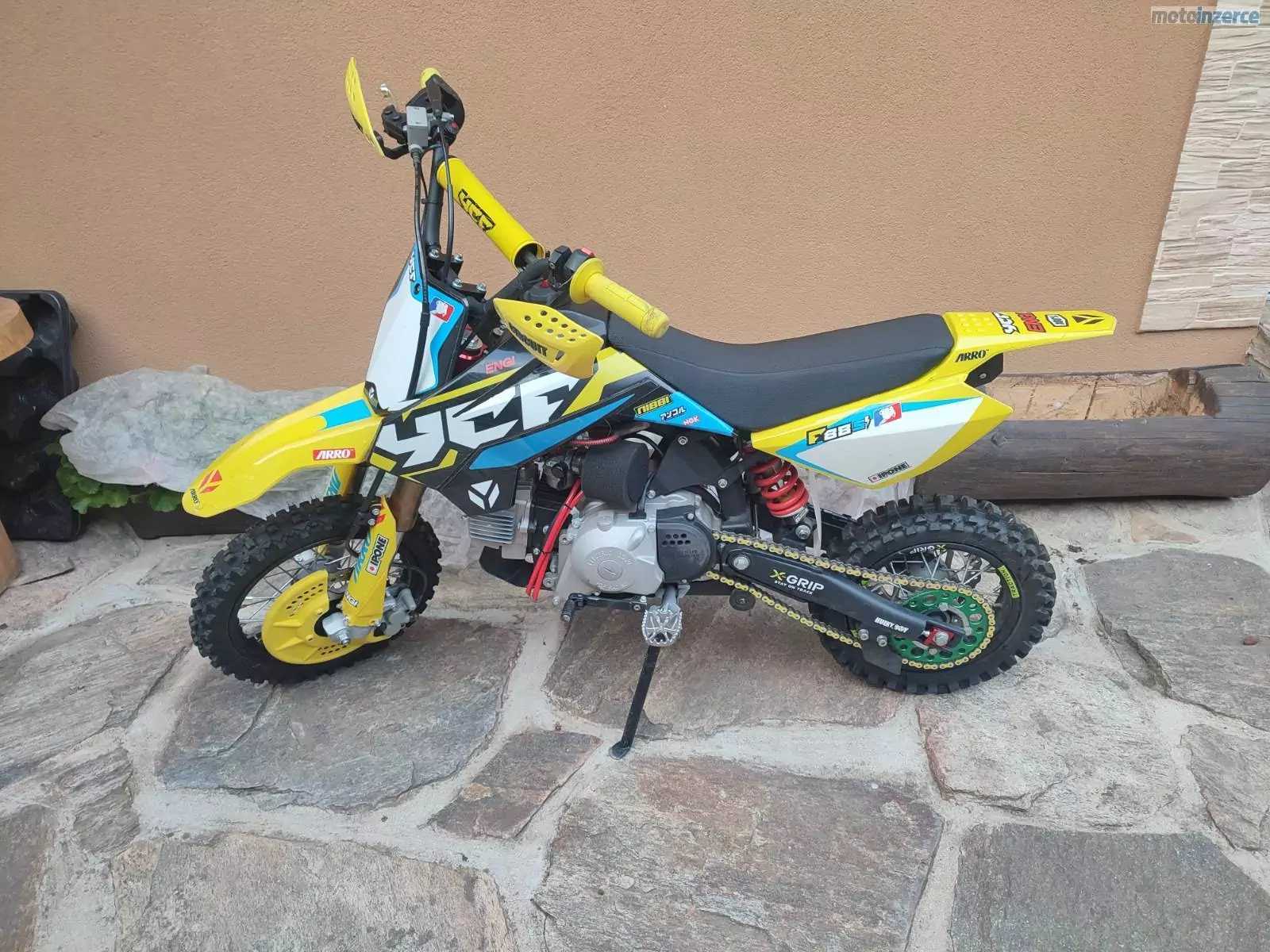 YCF 88 SEMI-AUTOMATIQUE
