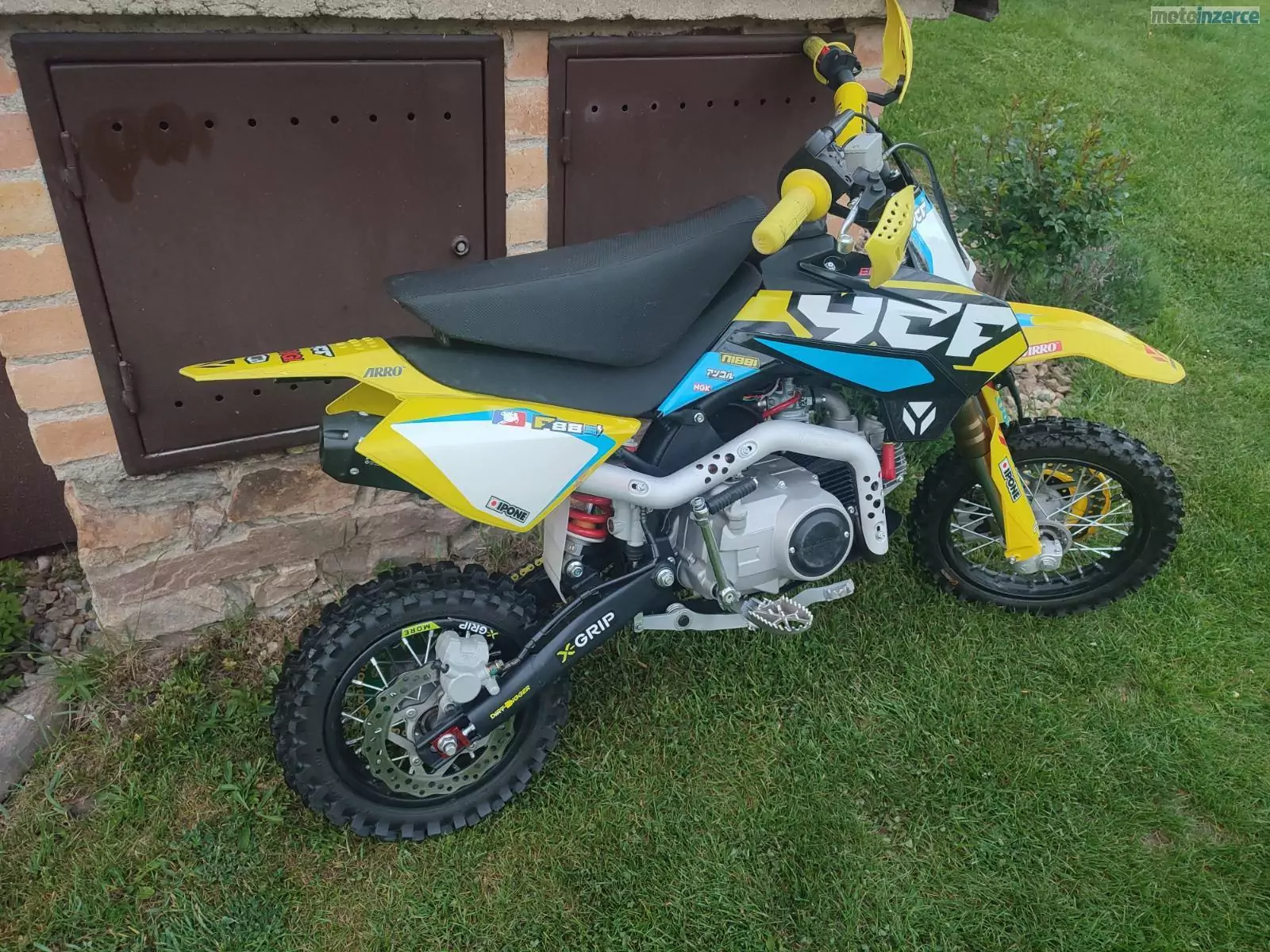 YCF 88 SEMI-AUTOMATIQUE