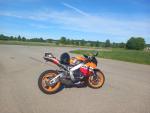 Klikněte pro detailní foto č. 3 - Honda CBR 1000 RR Fireblade