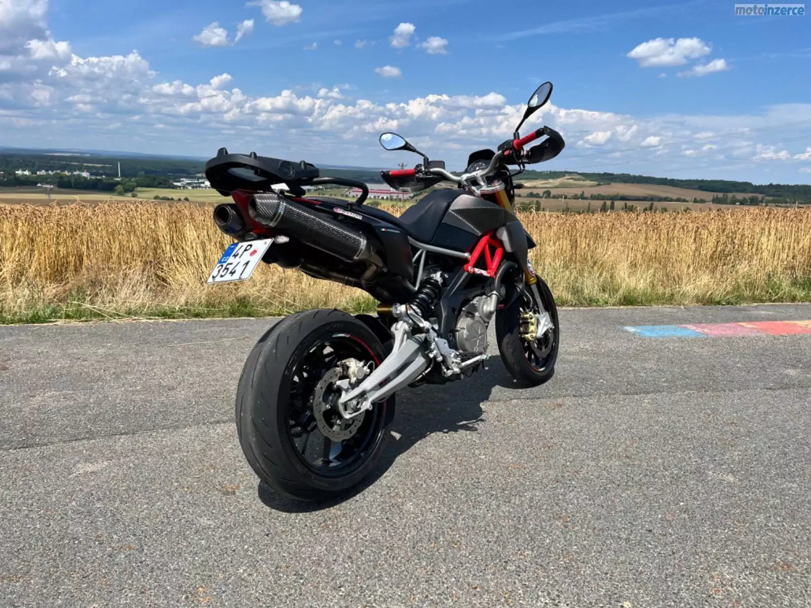 Aprilia Dorsoduro 750 Factory