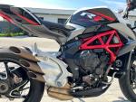 Klikněte pro detailní foto č. 3 - MV Agusta Brutale 800