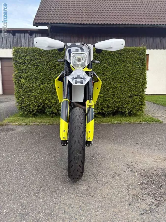 Husqvarna 701 Supermoto