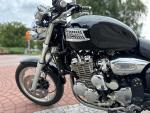 Klikněte pro detailní foto č. 5 - Triumph Thunderbird Sport