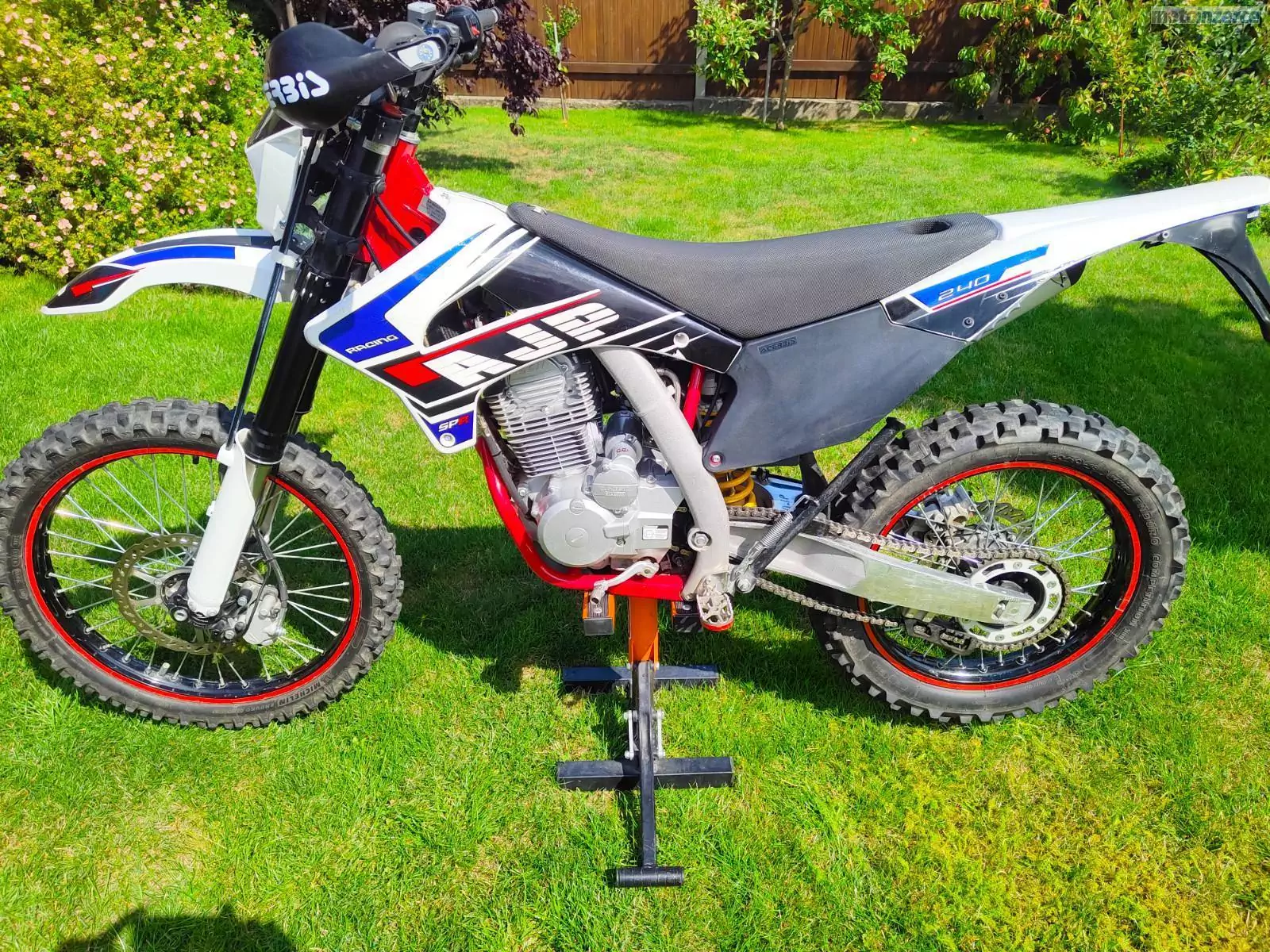 AJP SPR 240 SM