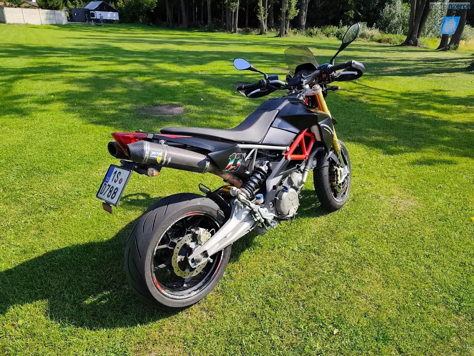 Aprilia Dorsoduro 750 Factory