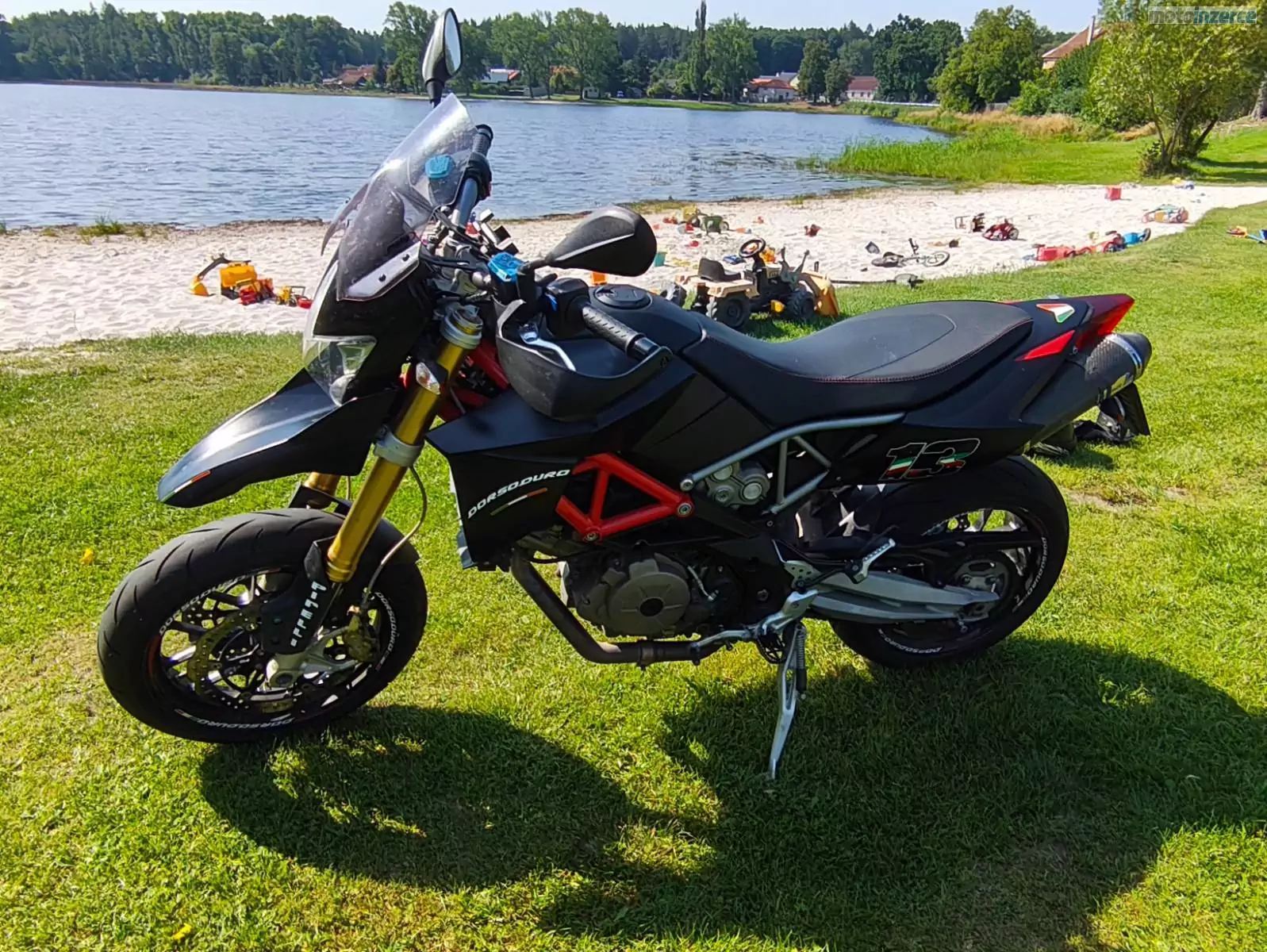 Aprilia Dorsoduro 750 Factory