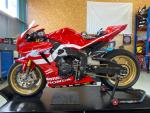 Klikněte pro detailní foto č. 2 - Honda CBR 1000 RR Fireblade SP
